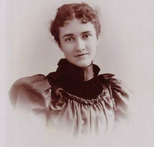 estelleladd.jpg